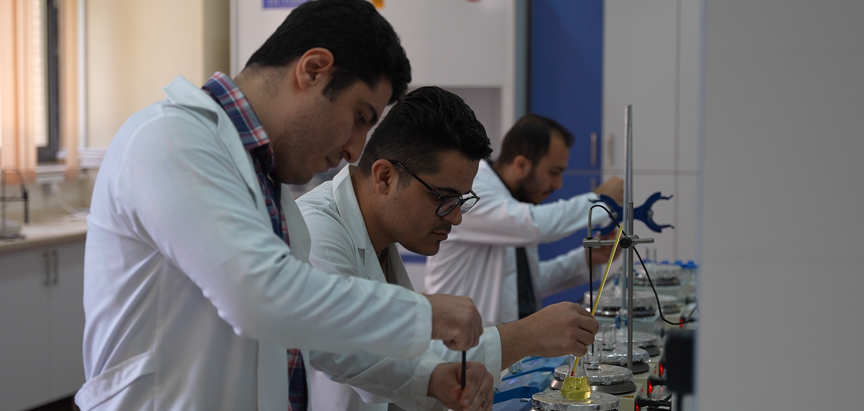 آزمایشگاه تخصصی1